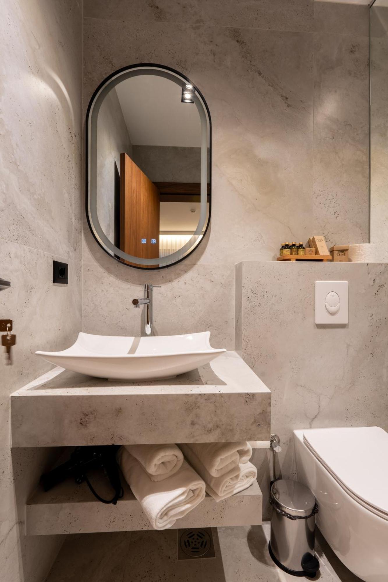 Ruby Hotel Prishtina Pristina Exteriör bild