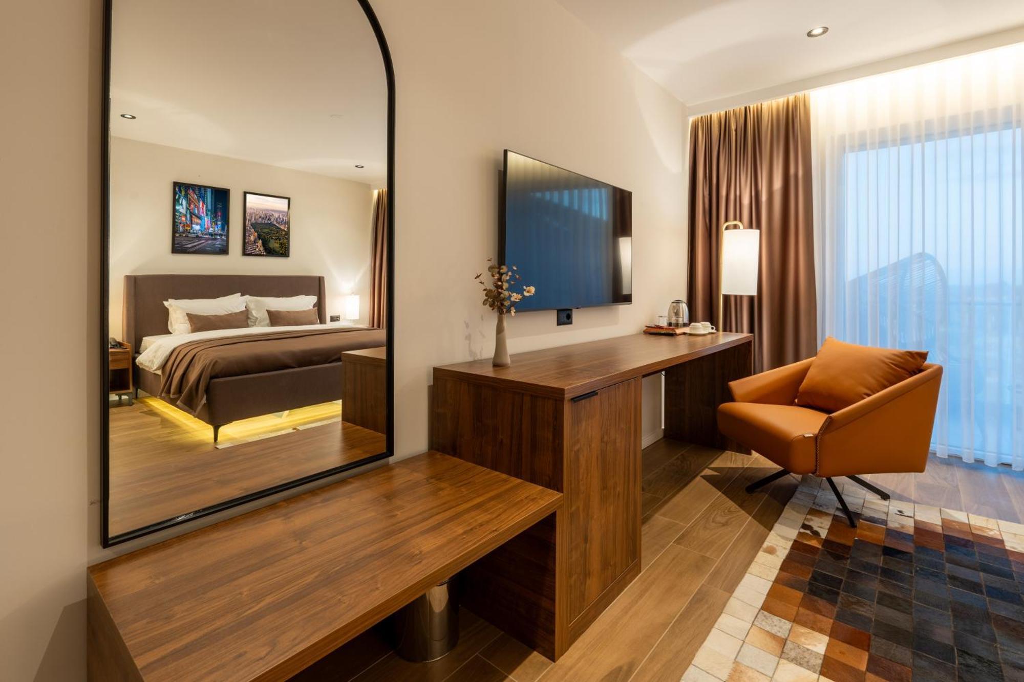 Ruby Hotel Prishtina Pristina Exteriör bild