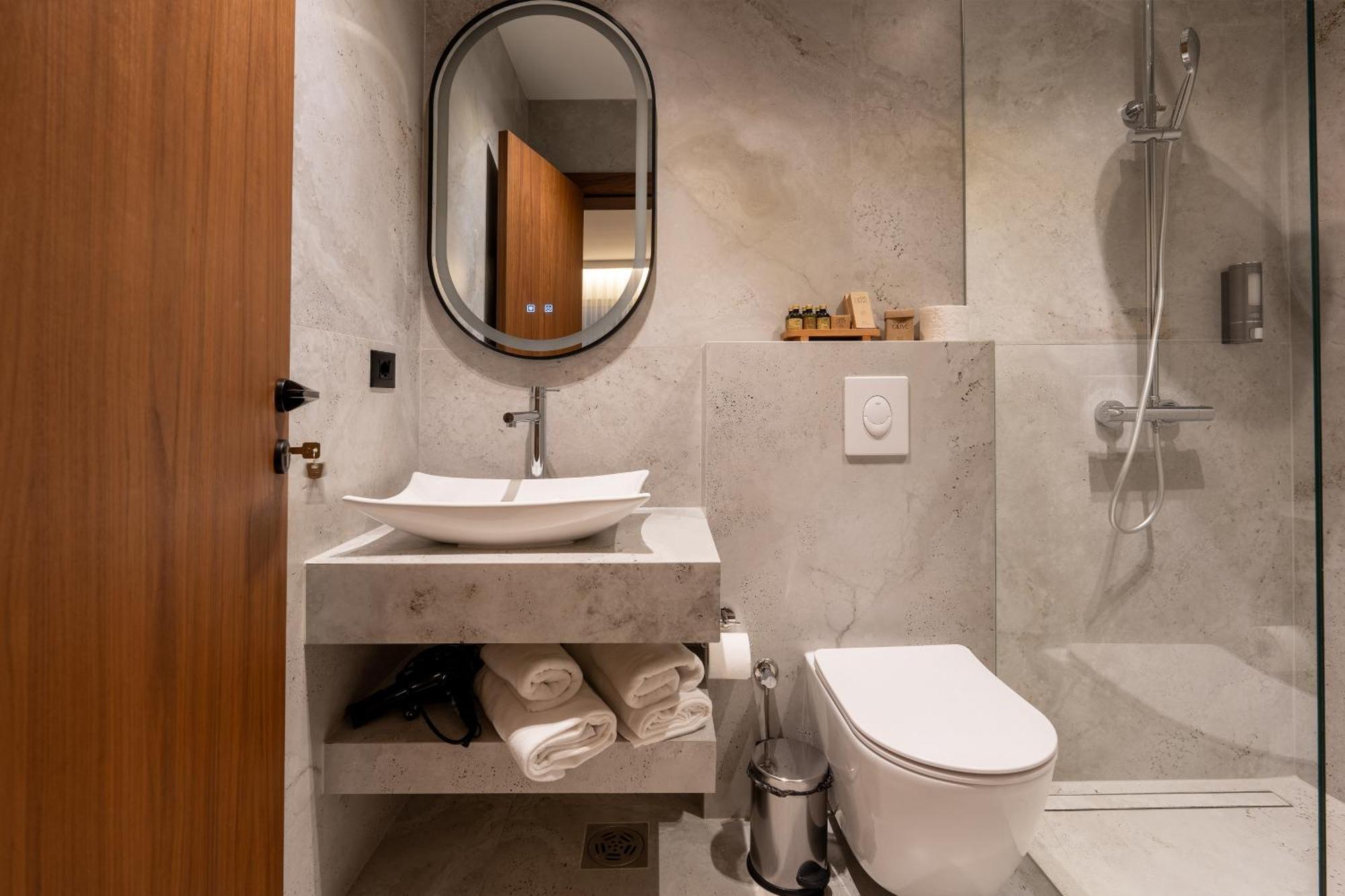 Ruby Hotel Prishtina Pristina Exteriör bild