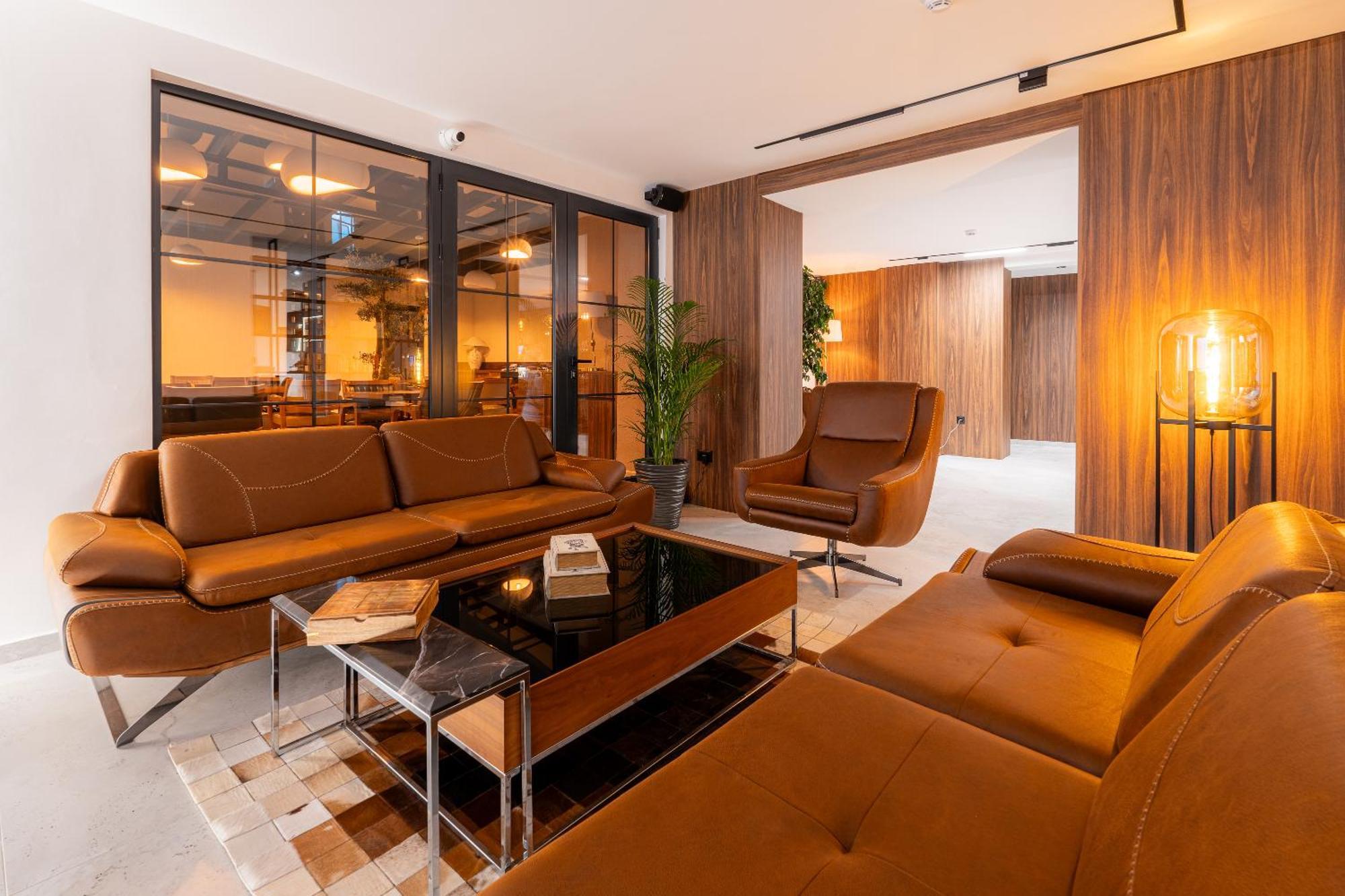 Ruby Hotel Prishtina Pristina Exteriör bild