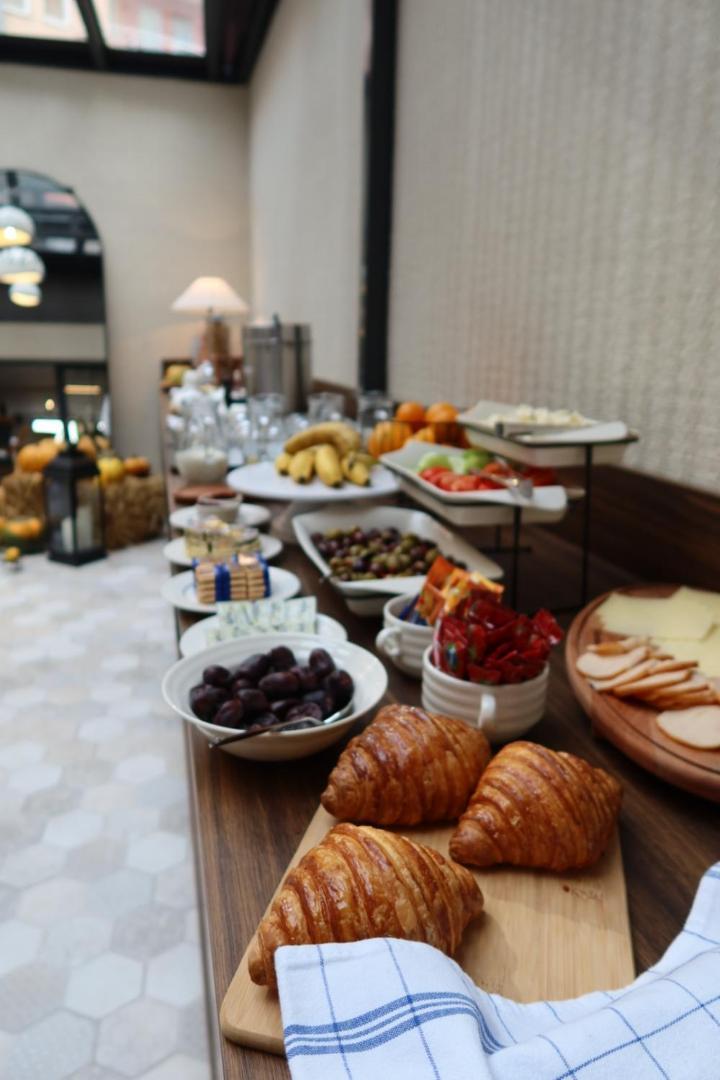 Ruby Hotel Prishtina Pristina Exteriör bild